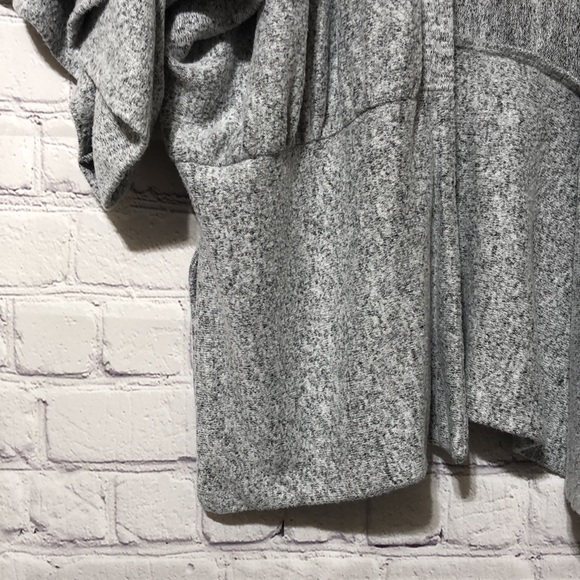 Anthropologie Cardigan in ligth gray - Picture 4 of 8